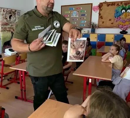 Uczniowie z Podstawowej nr 9 spotkali się z obrońcami wilków