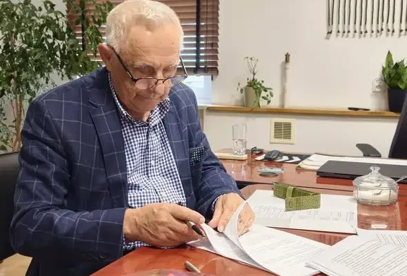 Umowa na przebudowę drogi gminnej w Zalesiu i Lachówce Dużej podpisana