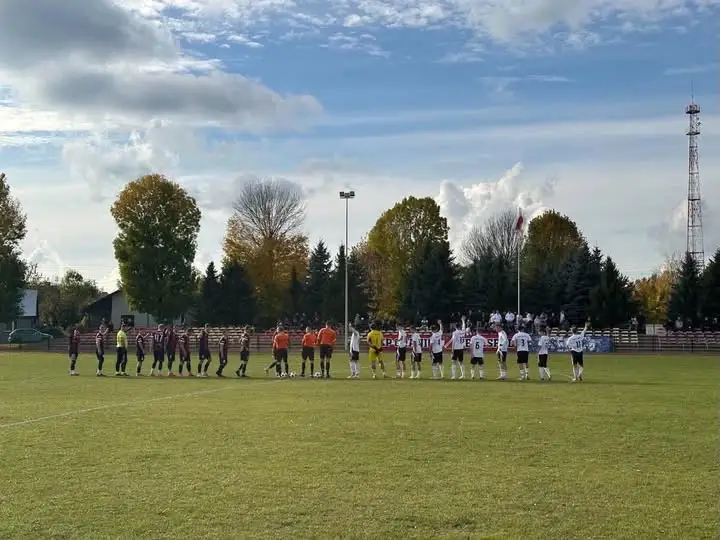 Porażka po wyrównanym meczu. Błędy w defensywie kosztowały punkty