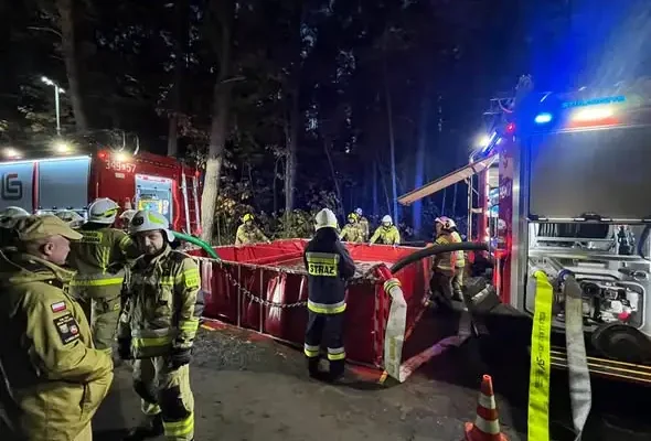 Reduta 2026: strażacy z KSRG ćwiczyli budowę magistrali wodnych w lasach powiatu bialskiego