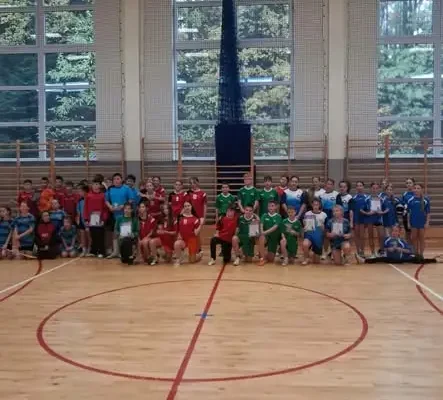 Gminne Igrzyska Dzieci w unihokeju w Zalesiu – znamy zwycięzców